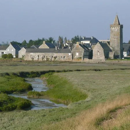 Holiday With Sea View In Portbail